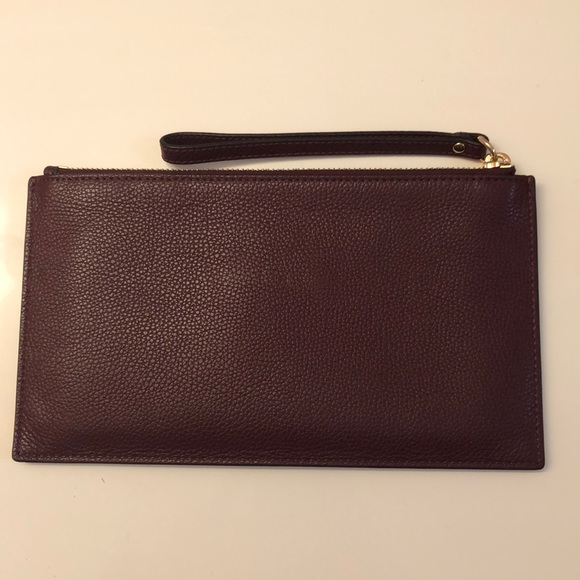 SOLDMichael Kors BRAND NEW large burgundy wristlet - Picture 2 of 5